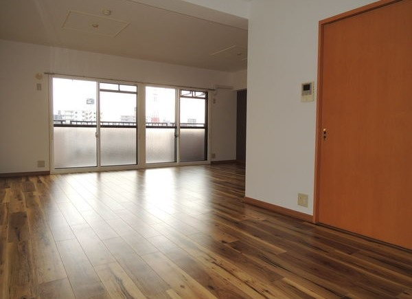 リバーパーク植田東の居間・リビング