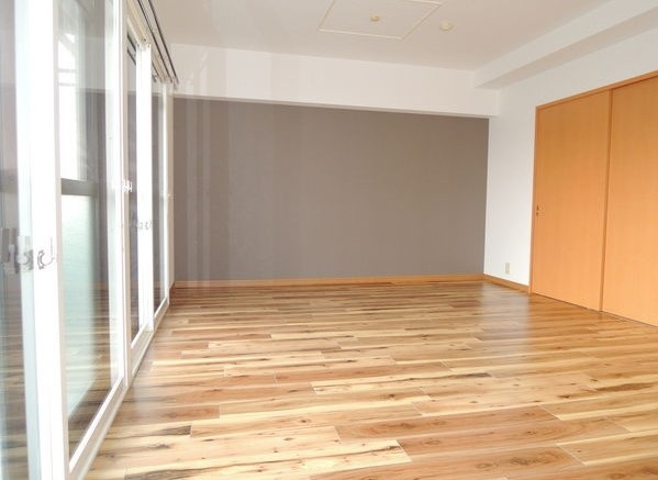 リバーパーク植田東の居間・リビング