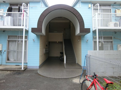 【エントランス】 | ホワイトコートカヤ