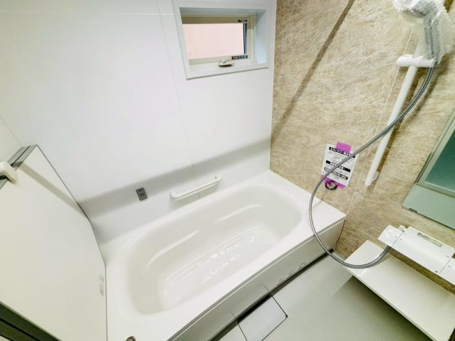 新築戸建　大垣市昼飯　全1区画分譲の浴室|浴室仕様。5時間経っても2.5度以内の湯温低下ですから、追い炊き回数が減り光熱費も節約できます。