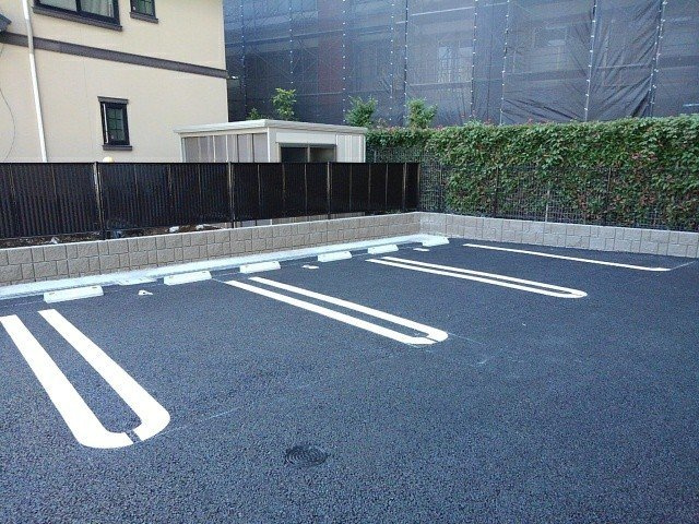 フィオーレ　カンパネラの駐車場