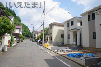 【前面道路含む現地写真】