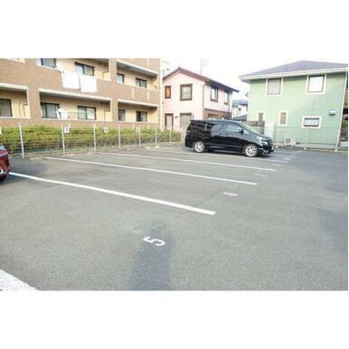 アムール高田の駐車場
