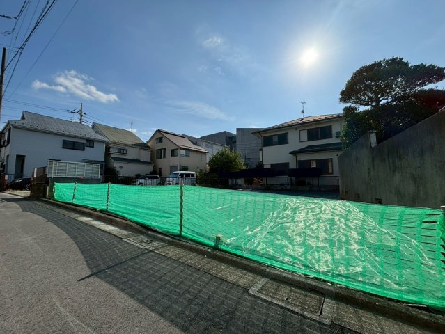 練馬区小竹町2丁目　建築条件無し売地　残1区画の前面道路含む現地写真|現地写真

ご内見希望・資料請求などお気軽にお問い合わせ下さい！
03-5990-5201