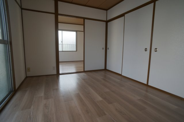 村上マンションの寝室