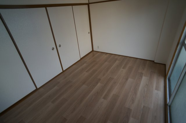 村上マンションの寝室