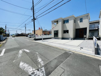 【前面道路含む現地写真】