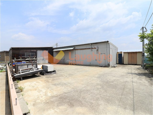 八女市平田倉庫の駐車場