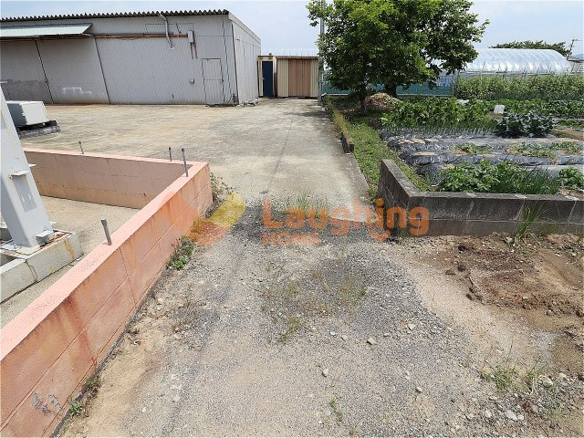 八女市平田倉庫のその他|駐車スペースとの接地部分