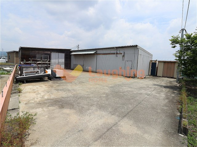 八女市平田倉庫の駐車場