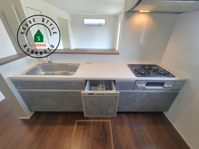 菊池郡大津町大字室第11-5棟（2号棟）　のキッチン|ご家族を近くに感じられる対面キッチンのLDK。会話もはずみそうですね。