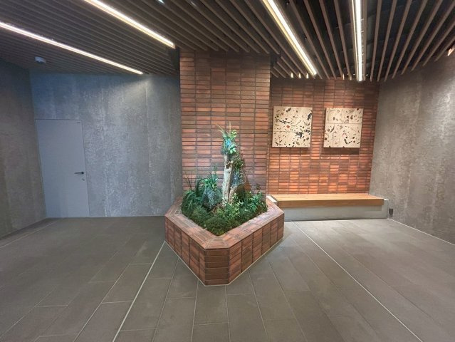 コンフォリア・リヴ本町WEST Qのロビー