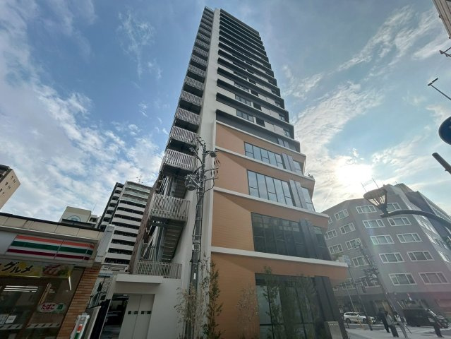 コンフォリア・リヴ本町WEST Qの外観