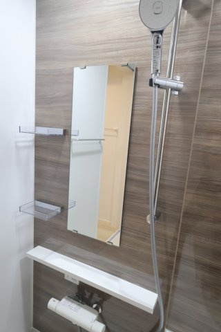 【浴室】 | 《仲介手数料無料》練馬区南大泉１丁目32-14(全1戸)新築一戸建てリナージュ | 撮影日 2025年10月16日 15:40 曇り