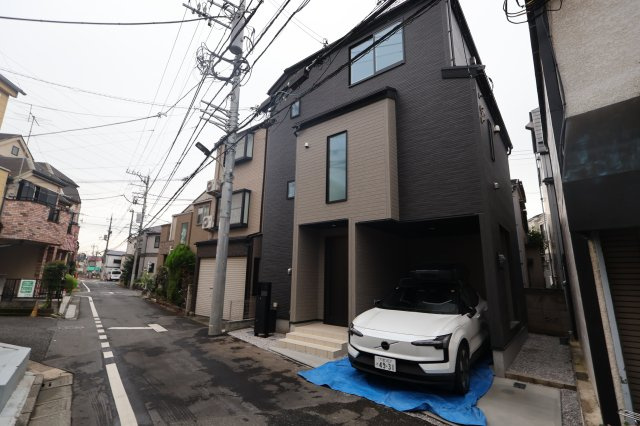 【外観】 | 《仲介手数料無料》練馬区南大泉１丁目32-14(全1戸)新築一戸建てリナージュ | 撮影日 2025年10月16日 15:40 曇り