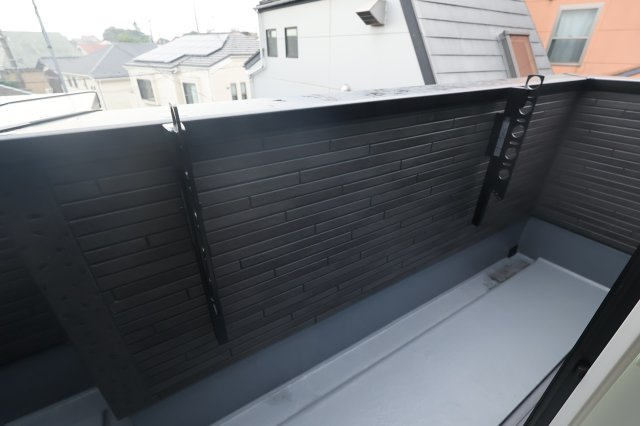 《仲介手数料無料》練馬区南大泉１丁目32-14(全1戸)新築一戸建てリナージュのバルコニー|撮影日 2025年10月16日 15:40 曇り