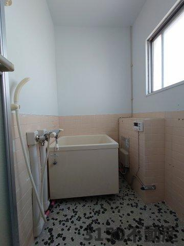 辻広ビルの浴室