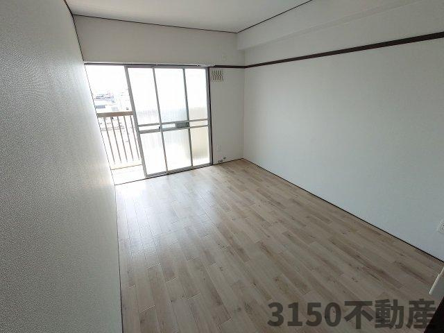 辻広ビルの居間・リビング