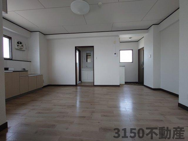 辻広ビルの居間・リビング