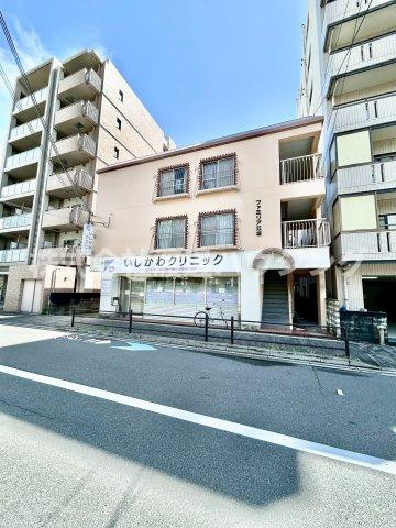 ファミリア江坂の外観