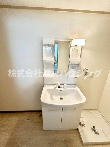 ファミリア江坂の洗面所