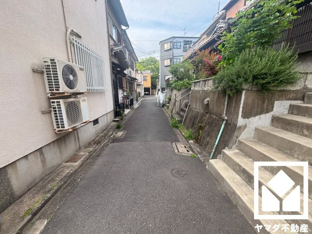 伏見区新町１２丁目の前面道路含む現地写真