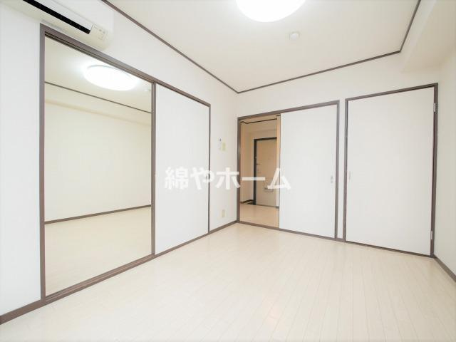 ツェルマット長居の寝室|使い勝手のいい寝室です