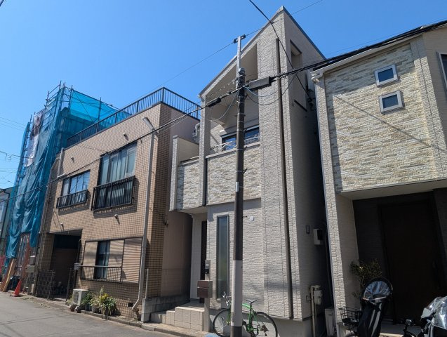 墨田区押上１丁目の戸建の前面道路含む現地写真