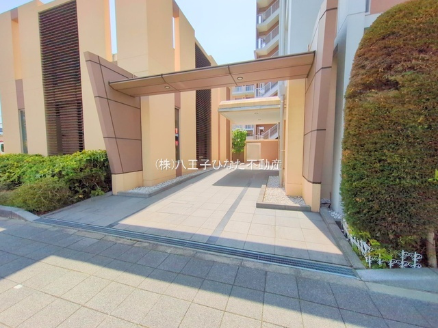 祝：成約済み　ゼファーアートフィールズカームステージ　八王子市　中古マンションのエントランス|～仲介手数料無料☆八王子ひなた不動産～ゼファーアートフィールズカームステージ