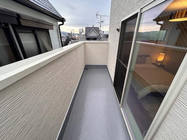 【バルコニー】