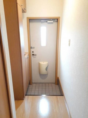 【玄関】 | ヴィラエミネンスＡ | シンプルで使いやすい玄関です