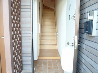 【玄関】 | グランコート　Ⅱ | 明るい玄関です