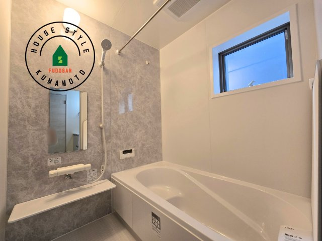 熊本市東区昭和町第3-3棟（1号棟）の浴室|1日の疲れを癒してくれる広々バスルーム。雨の日のお洗濯にも大活躍な浴室乾燥機付です！