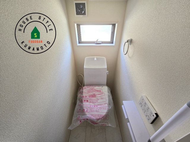 熊本市東区昭和町第3-3棟（1号棟）のトイレ|温水洗浄便座を完備しております。2ヶ所にトイレがあるのは朝の慌ただしい時間も安心です。