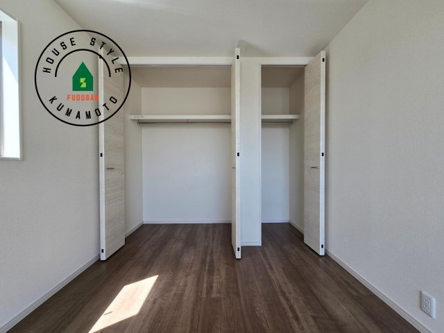 熊本市東区昭和町第3-3棟（1号棟）の収納|洋服や大きな荷物が多い方や人数の多いご家族などは、一般的なクローゼットよりもウォークインクローゼットのほうが使い勝手が良いです。