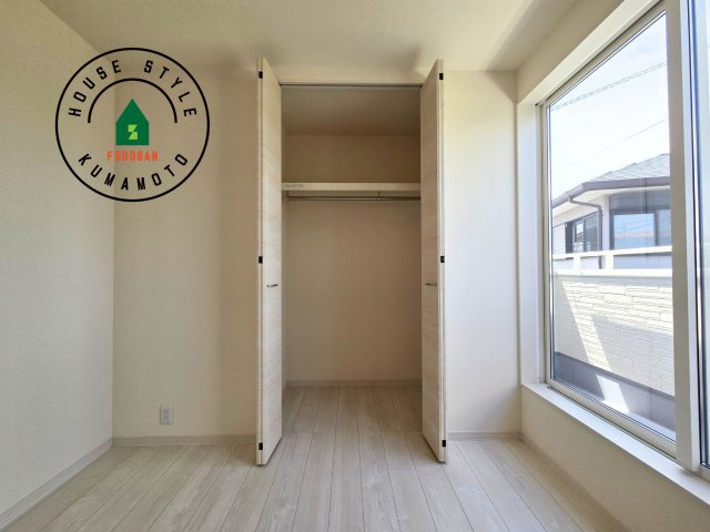 熊本市東区昭和町第3-3棟（2号棟）の収納|洋服や大きな荷物が多い方や人数の多いご家族などは、一般的なクローゼットよりもウォークインクローゼットのほうが使い勝手が良いです。
