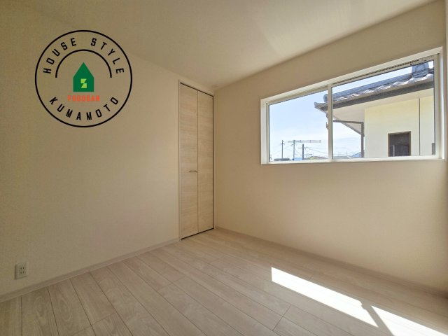 熊本市東区昭和町第3-3棟（2号棟）の子供部屋|採光良好な洋室は全居室、複層ガラスの遮熱効果と断熱効果で、一年中快適に過ごせます。