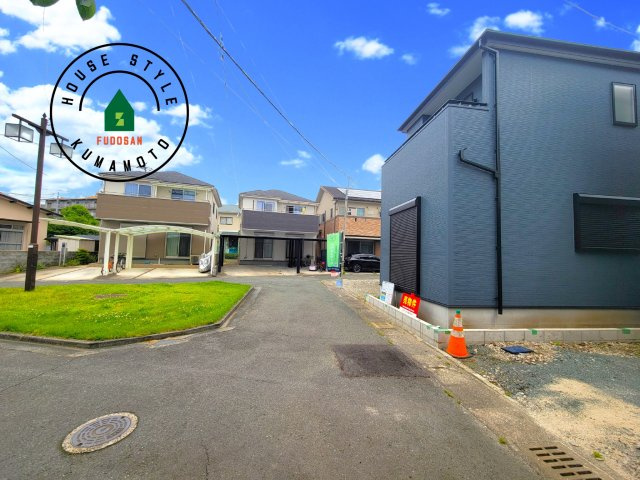 熊本市東区昭和町第3-3棟（2号棟）の前面道路含む現地写真|前面道路です。