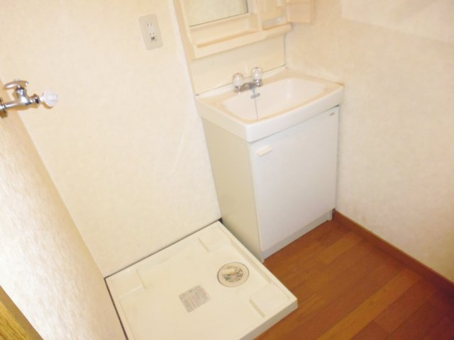 辻王ハイツの独立洗面台