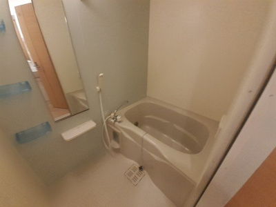 【浴室】 | プラスドサンテ・トロワ | コンパクトで使いやすいお風呂です