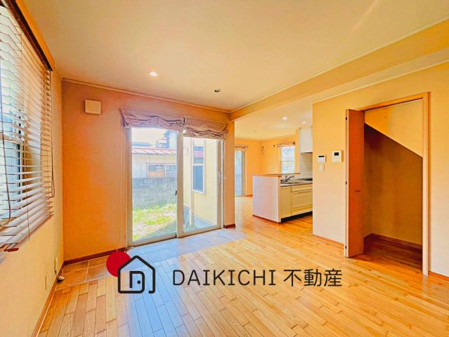 【居間・リビング】 | 桶川市坂田東1丁目　中古戸建