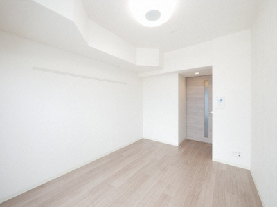 【居間・リビング】 | プレサンスOSAKA DOMECITY クロスティ | ゆったり過ごせるリビングです