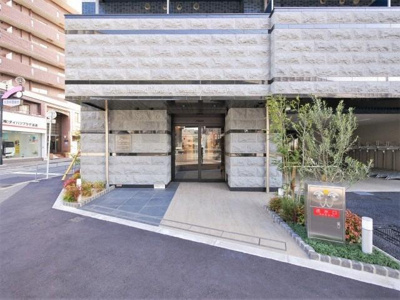 【エントランス】 | プレサンスOSAKA DOMECITY クロスティ | 落ち着いたエントランスです