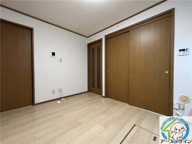 レフィナード余部の居間・リビング