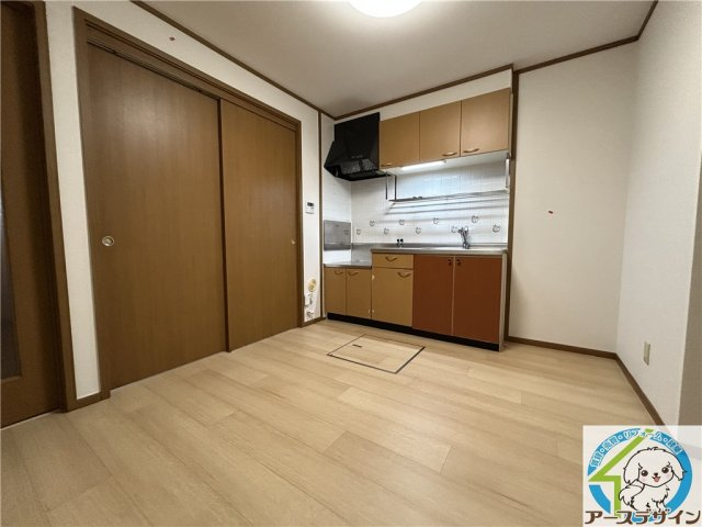 レフィナード余部の居間・リビング