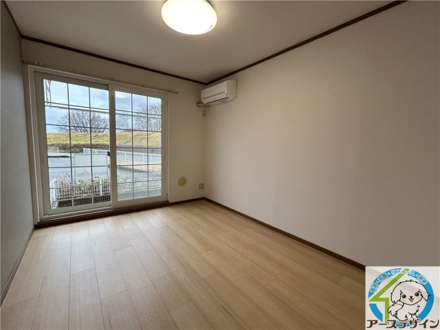 レフィナード余部の洋室