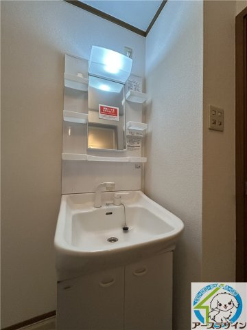 レフィナード余部の独立洗面台