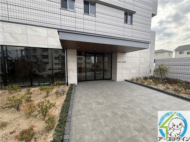 アルファスマート明石東野町　人丸ヒルズのエントランス