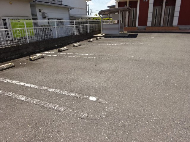 マロングレイスの駐車場