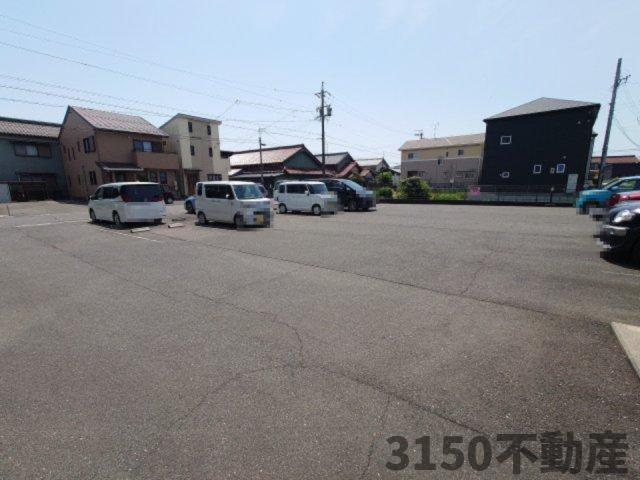 B・INSIDEⅡの駐車場